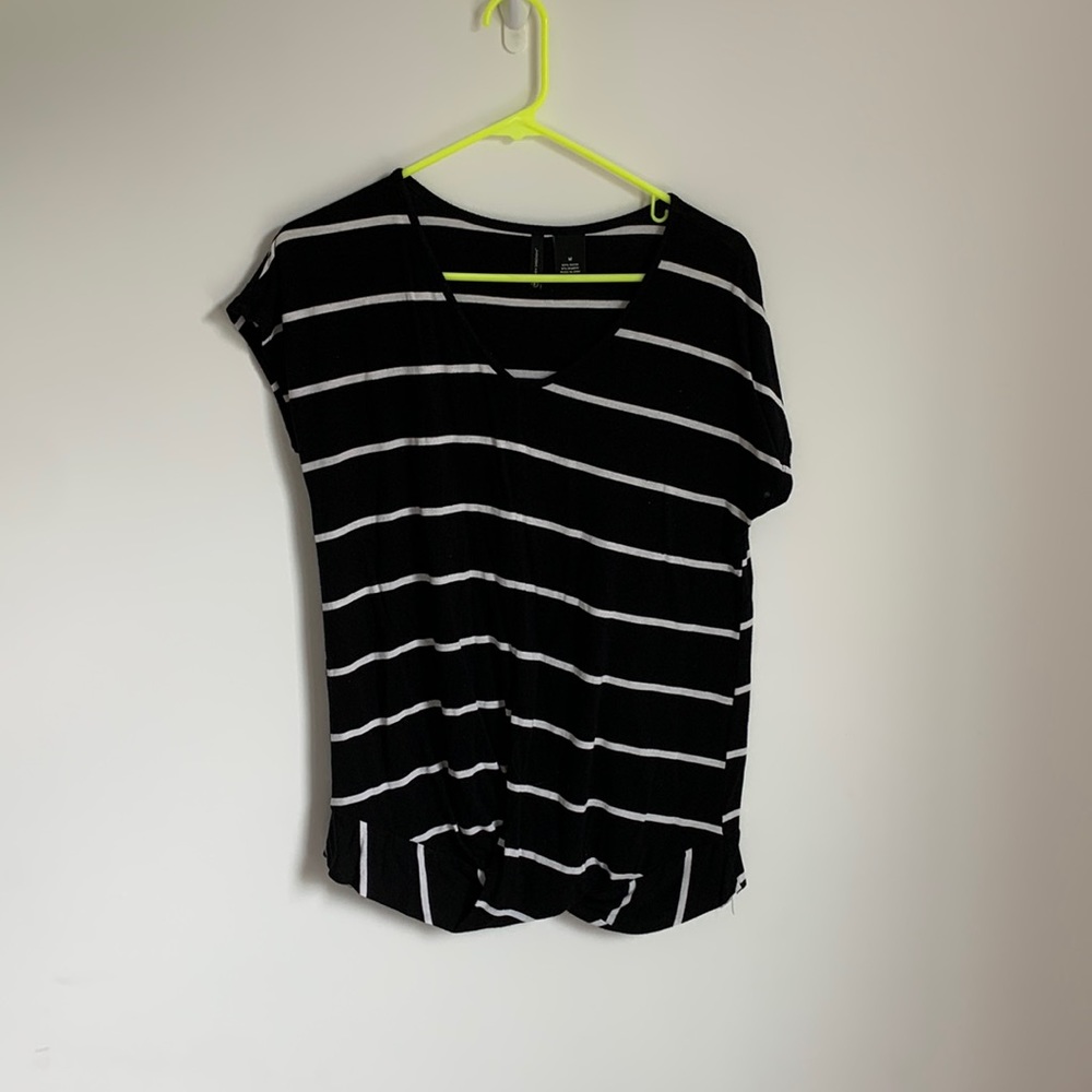 Black with white stripes casual tee